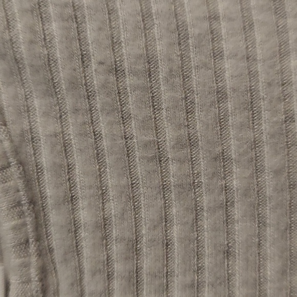 VELVET by Graham & Spencer Light Gray Ribbed Top - Picture 4 of 14
